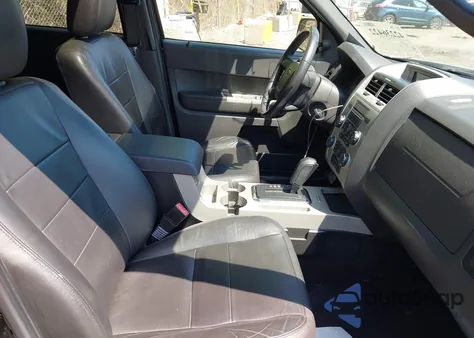 2011 Ford Escape Xlt Automatic z USA, uszkodzony, nr VIN 1FMCU9DG3BKB76329